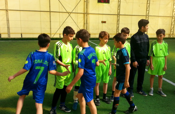 Xətai rayon məktəblilərinin XXIX Spartakiadasının proqramına daxil olan “Mini-futbol” idman növü üzr